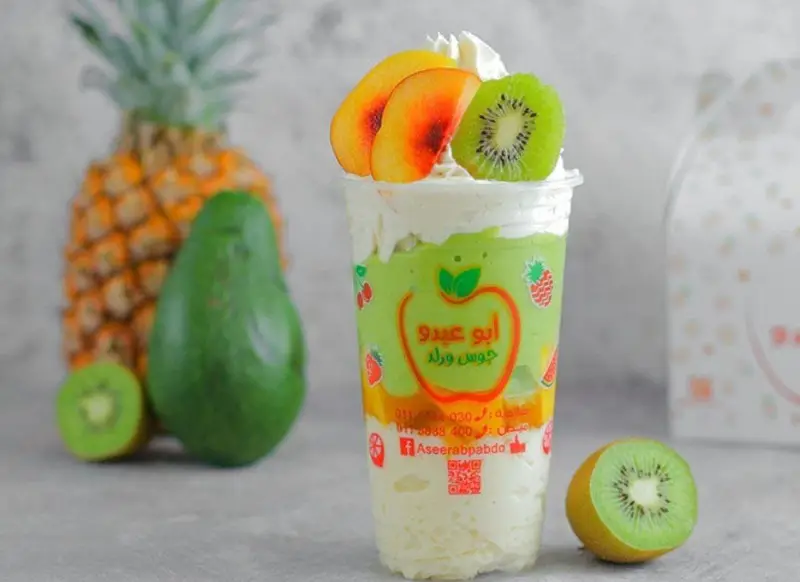 قشاطي موز وحليب وافوكادو