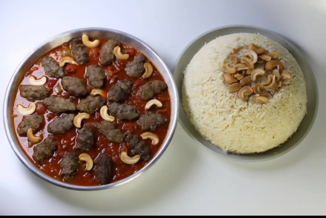 كباب هندي وجبة كبيرة مع رز ابيض